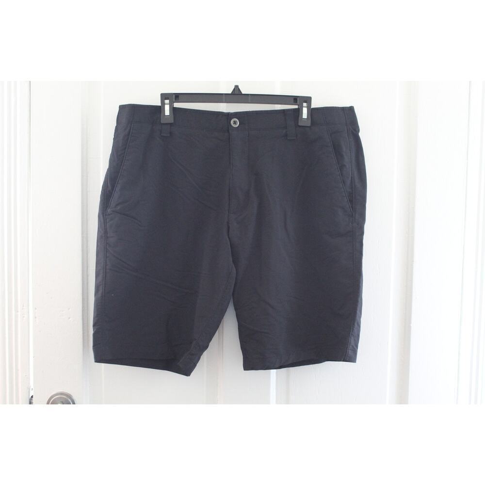 Men's UA Size 40 Black Loose Heat Gear Shorts